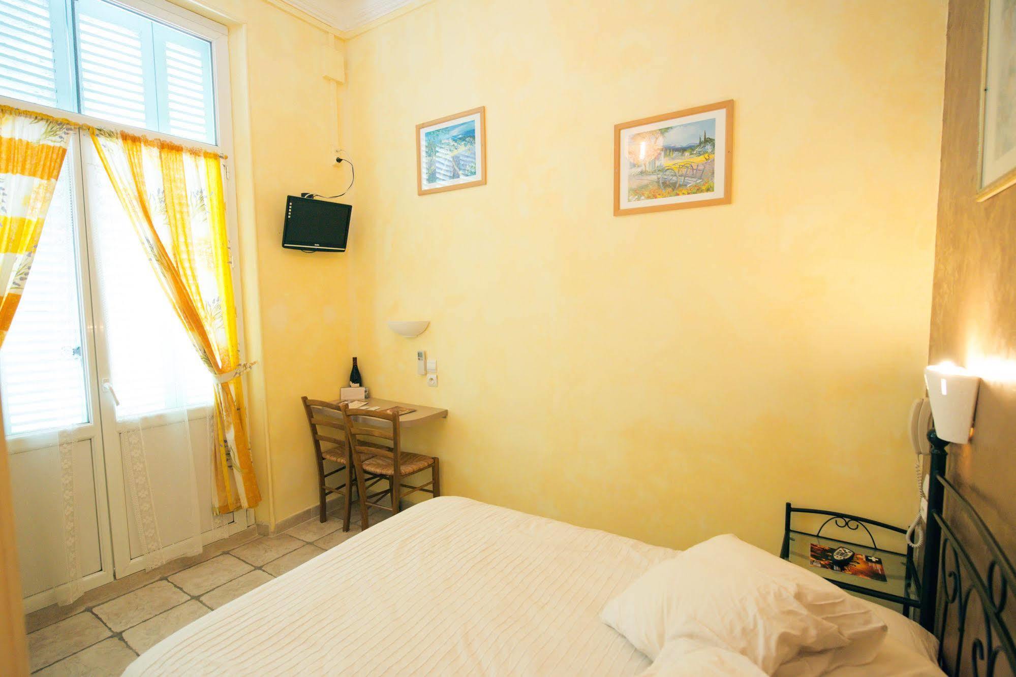 Altera Roma Hotel Avignon Exterior photo
